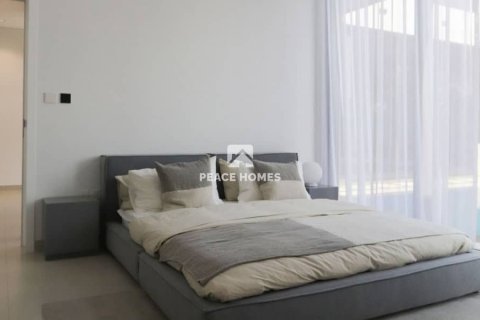 Villa de 4 dormitorios en Tilal City, UAE No. 10850