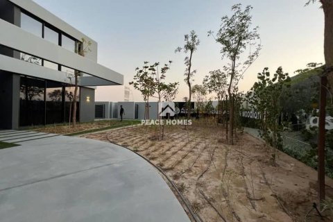 Villa de 4 dormitorios en Tilal City, UAE No. 10847 9