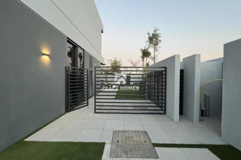 Villa de 4 dormitorios en Tilal City, UAE No. 10847 7