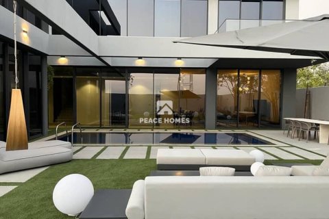 Villa de 4 dormitorios en Tilal City, UAE No. 10847 11