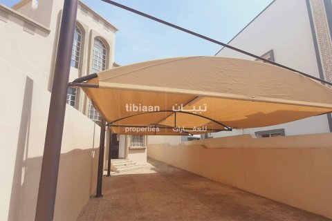 Villa de 308.9m² à Al Ansab, Oman No. 53360 3