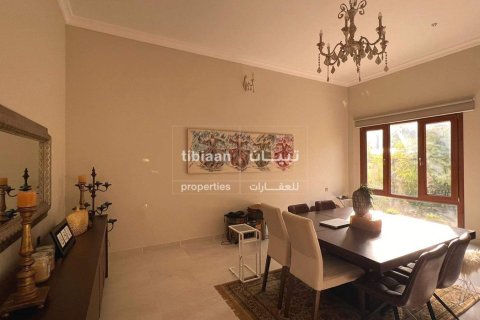 Villa de 8 dormitorios en As Sib, Oman No. 53357 8