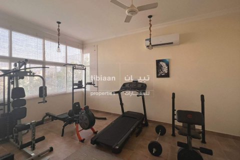 Villa de 8 dormitorios en As Sib, Oman No. 53357 11