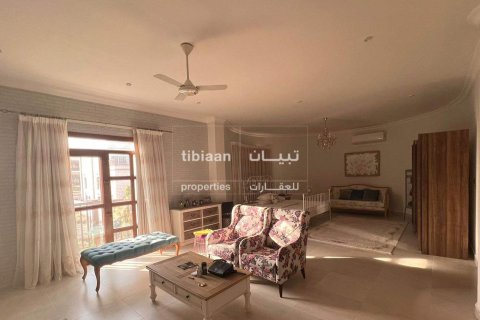 Villa de 8 dormitorios en As Sib, Oman No. 53357 7