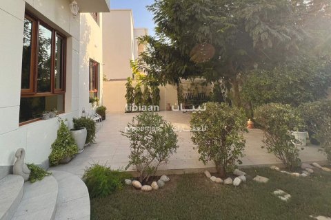 Villa de 8 dormitorios en As Sib, Oman No. 53357 3