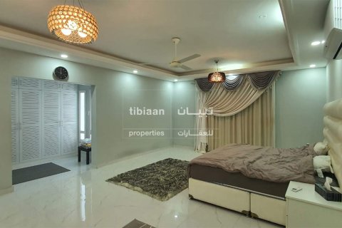 Villa de 6 dormitorios en As Sib, Oman No. 53362 4