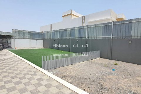 Villa de 6 dormitorios en As Sib, Oman No. 53362 5