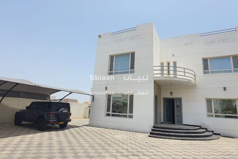 Villa de 6 dormitorios en As Sib, Oman No. 53362 9
