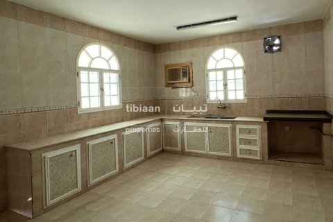 Villa de 11 dormitorios en As Sib, Oman No. 53358 5