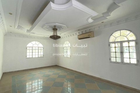 Villa de 11 dormitorios en As Sib, Oman No. 53358 6