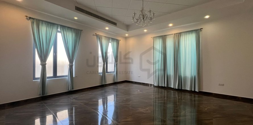 Villa de 4 dormitorios en Hamad Town, Bahrain No. 98838