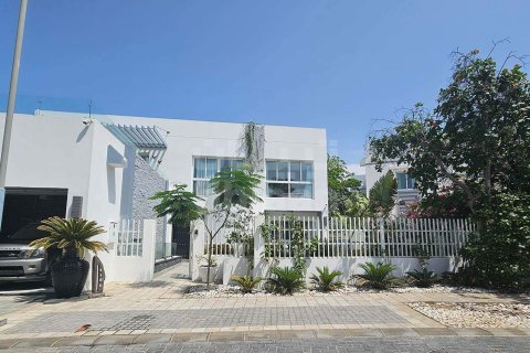 5 bedrooms Villa in Muscat, Oman No. 53612