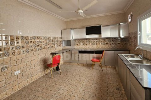 Villa de 5 dormitorios en As Sib, Oman No. 53610 4