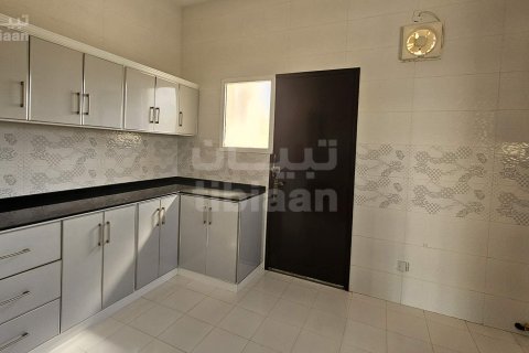 Вилла с 5 спальнями в Маскат, Оман №53608 6