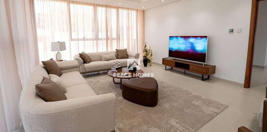 5 bedrooms Villa in Sharjah, UAE No. 12118