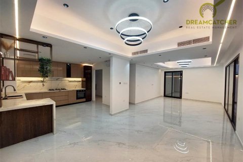 5 bedrooms Villa in Al Helio, UAE No. 20158