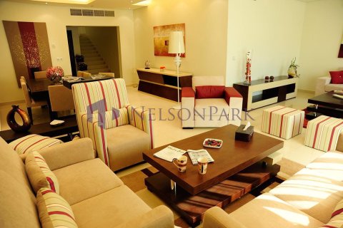 Villa de 4 chambres à Doha, Qatar No. 57481 5