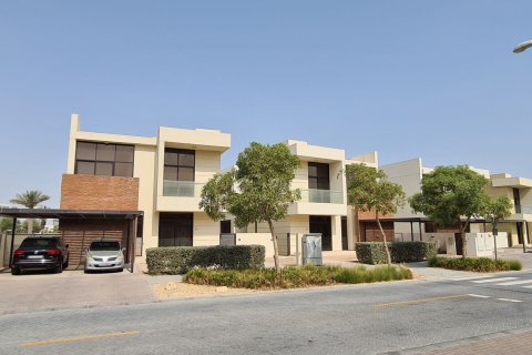 THE FLORA in Dubai, UAE No. 69602