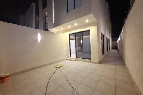 5 bedrooms Apartment in Riyadh, Saudi Arabia No. 61690