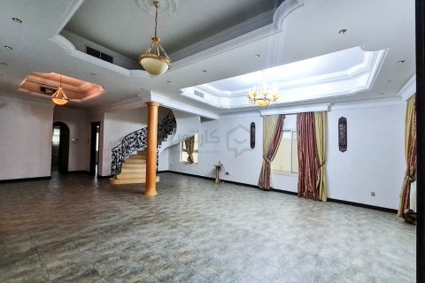 7 bedrooms Villa in Arad, Bahrain No. 98826 4