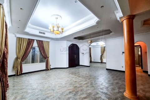 7 bedrooms Villa in Arad, Bahrain No. 98826 5