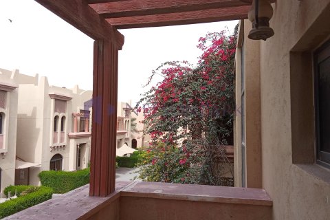 4 bedrooms Villa in Doha, Qatar No. 57922
