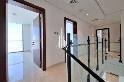 4 غرف نوم منزل ذو طابقين في Tourist Club Area, الإمارات العربية المتحدة رقم 37435 16