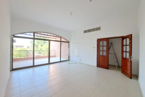 5 bedrooms Villa in Abu Dhabi Gate City, UAE No. 37510