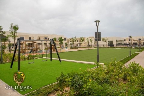 Townhouse de 3 dormitorios en Town Square, UAE No. 24579