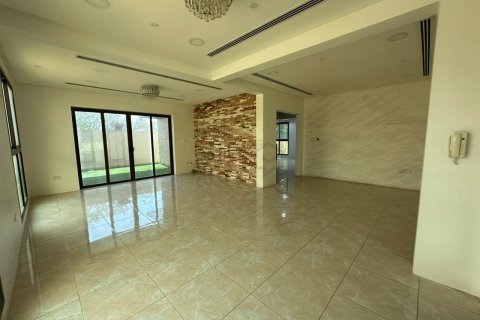 4 bedrooms Villa in Sadad, Bahrain No. 59523 3