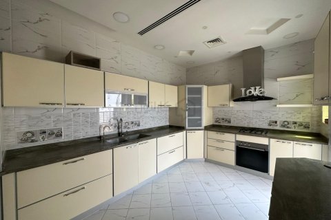 4 bedrooms Villa in Sadad, Bahrain No. 59523 5