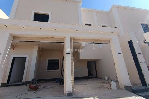 4 bedrooms Apartment in Riyadh, Saudi Arabia No. 61635