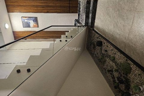 5 bedrooms Apartment in Riyadh, Saudi Arabia No. 61627