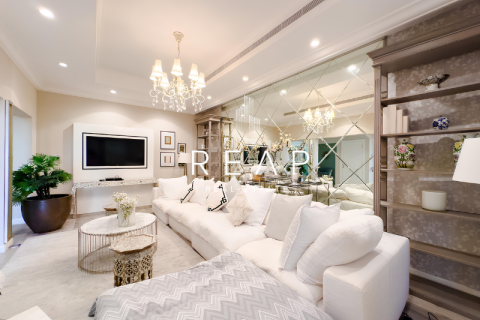 3 bedrooms Villa in Canal Cove Villas, UAE No. 28996