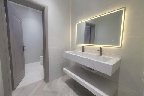 Villa de 5 dormitorios en Barka, Oman No. 62448 4