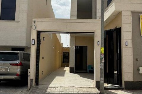 3 bedrooms Apartment in Riyadh, Saudi Arabia No. 67428