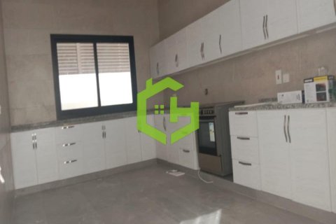 Villa de 5 chambres à Al Aweer, UAE No. 36252 9