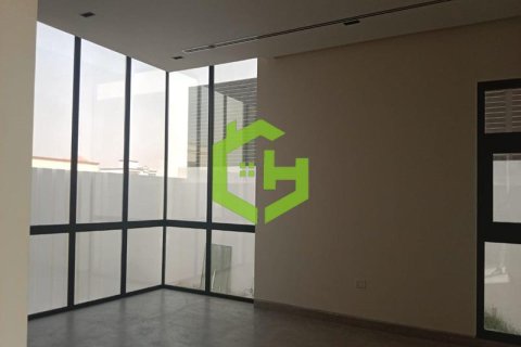 Villa de 5 chambres à Al Aweer, UAE No. 36252 16