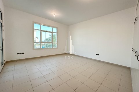 6 bedrooms Villa in Khalifa City, UAE No. 23301 27