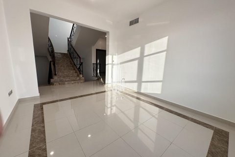 6 bedrooms Villa in Khalifa City, UAE No. 23301 28