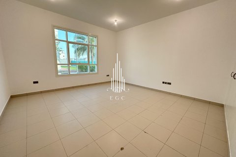 6 bedrooms Villa in Khalifa City, UAE No. 23301 31