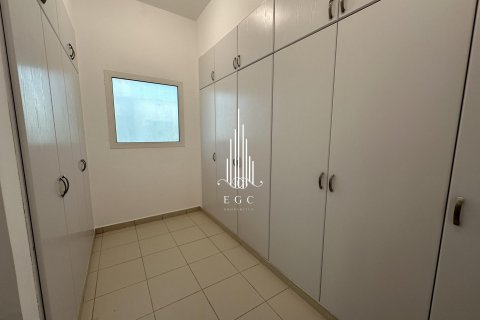 6 bedrooms Villa in Khalifa City, UAE No. 23301 24