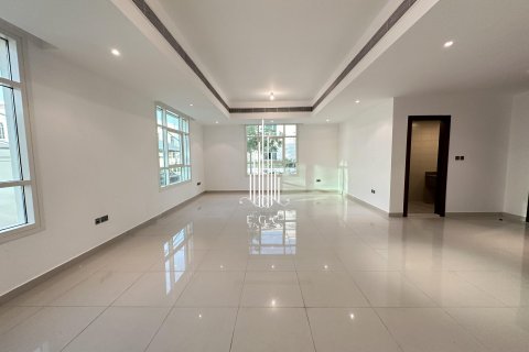 6 bedrooms Villa in Khalifa City, UAE No. 23301 8