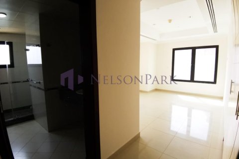 3 bedrooms Apartment in Doha, Qatar No. 57737 5