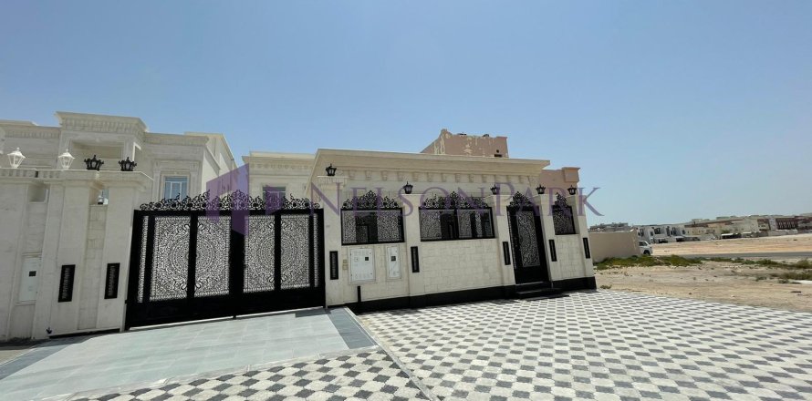 8 غرفة نوم  فيلا في أم صلال محمد, Qatar رقم 57170