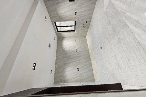 4 bedrooms Apartment in Riyadh, Saudi Arabia No. 60710 8