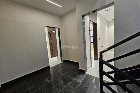 5 bedrooms Apartment in Riyadh, Saudi Arabia No. 60709