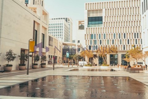 3 bedrooms Apartment in Doha, Qatar No. 57758 7