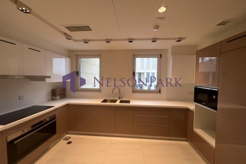 3 bedrooms Apartment in Doha, Qatar No. 58166 7