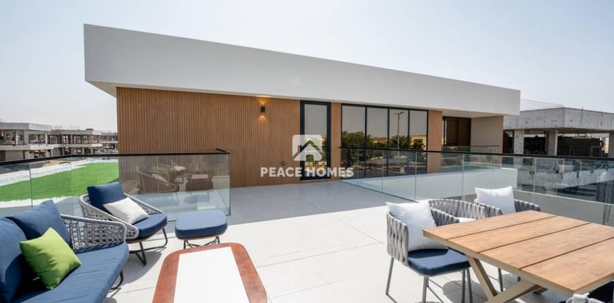 5 bedrooms Villa in Sharjah, UAE No. 13097